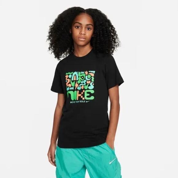 Nike Other - NEW Nike Short Sleeve Graphic Tee sz M